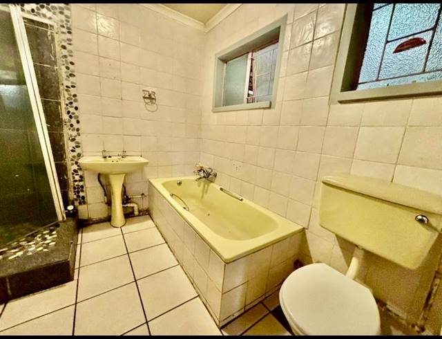 3 BEDROOM HOUSE FOR SALE IN VANDERBIJLPARK CW 5